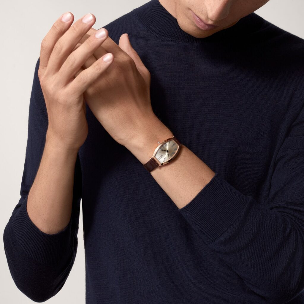 Tonneau watch WGTN0006